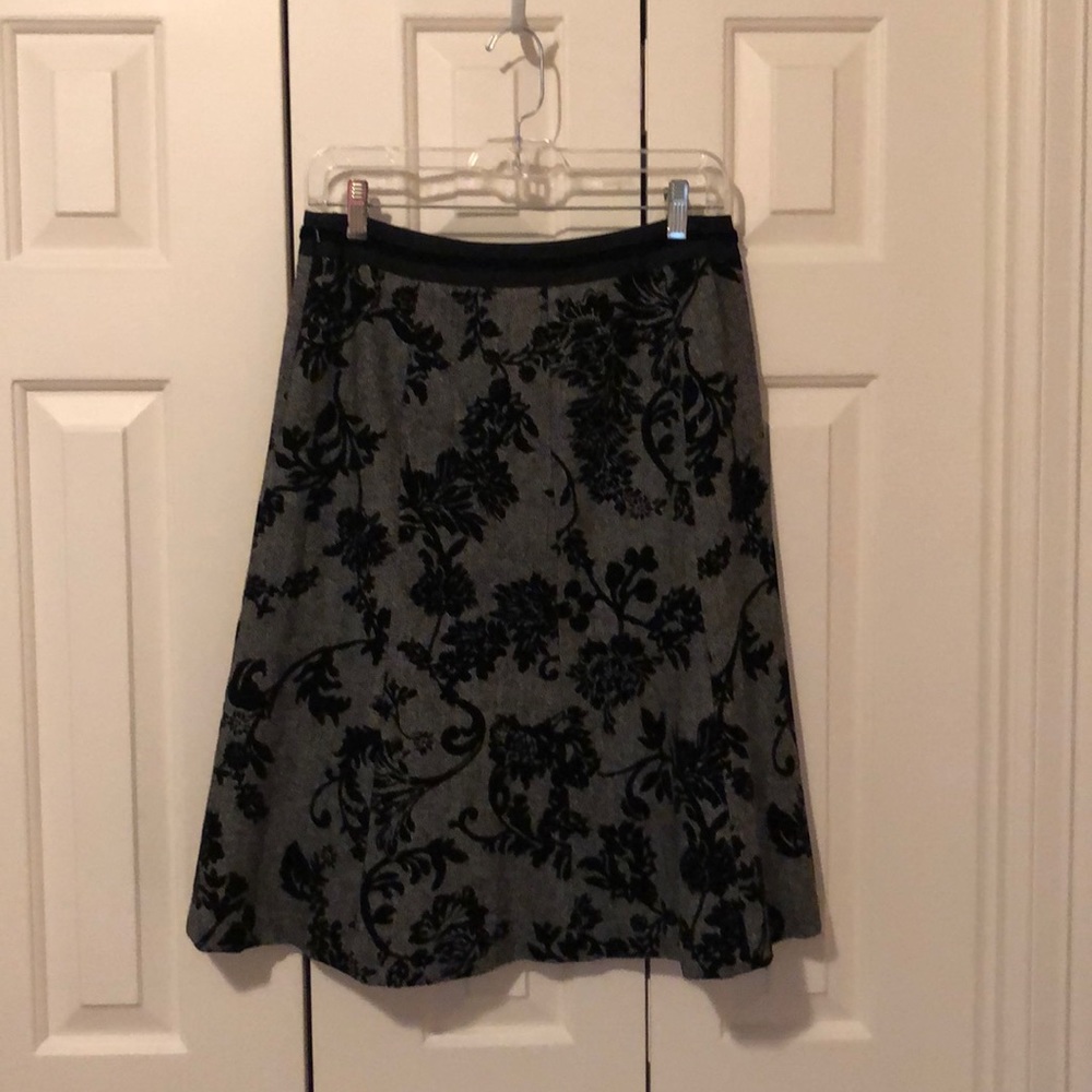 Ann taylor black full skirt